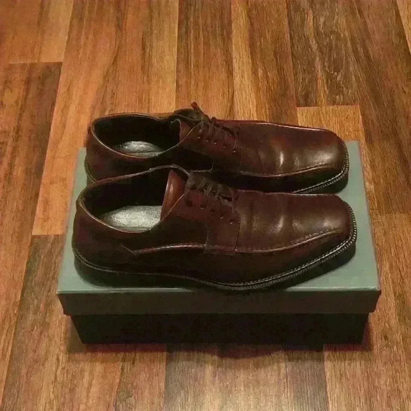 Men’s Johnston & Murphy Mahogany Shoes! - Picture 3 of 4